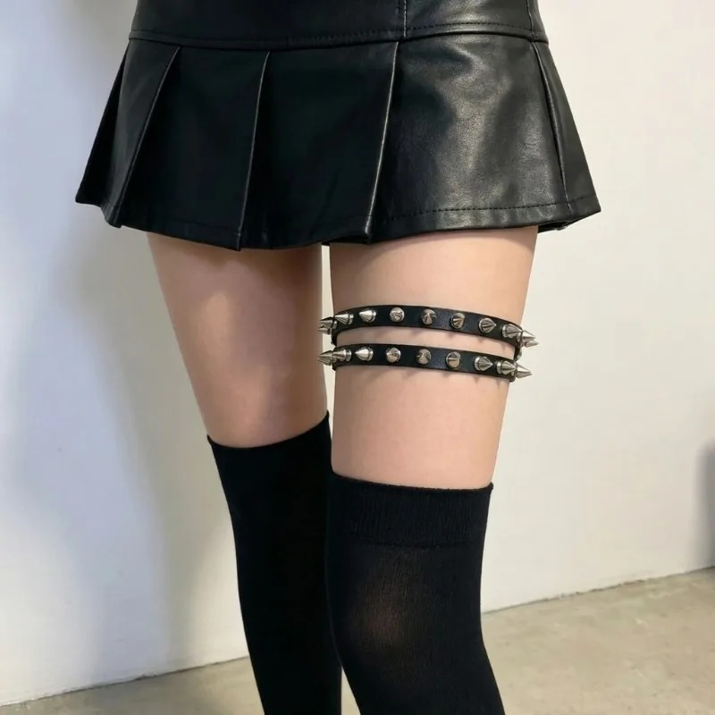 Doppelreihiger Kegelnieten-Bei – Body Jewelry Leg Chain Bewertung und Preis
